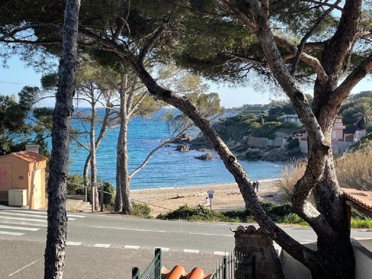 Entre St-Raphael Et St-Tropez. Studio Pieds Dans L'Eau, A Partir De 600 Euros/Semaine. Saint Aygulf Bagian luar foto