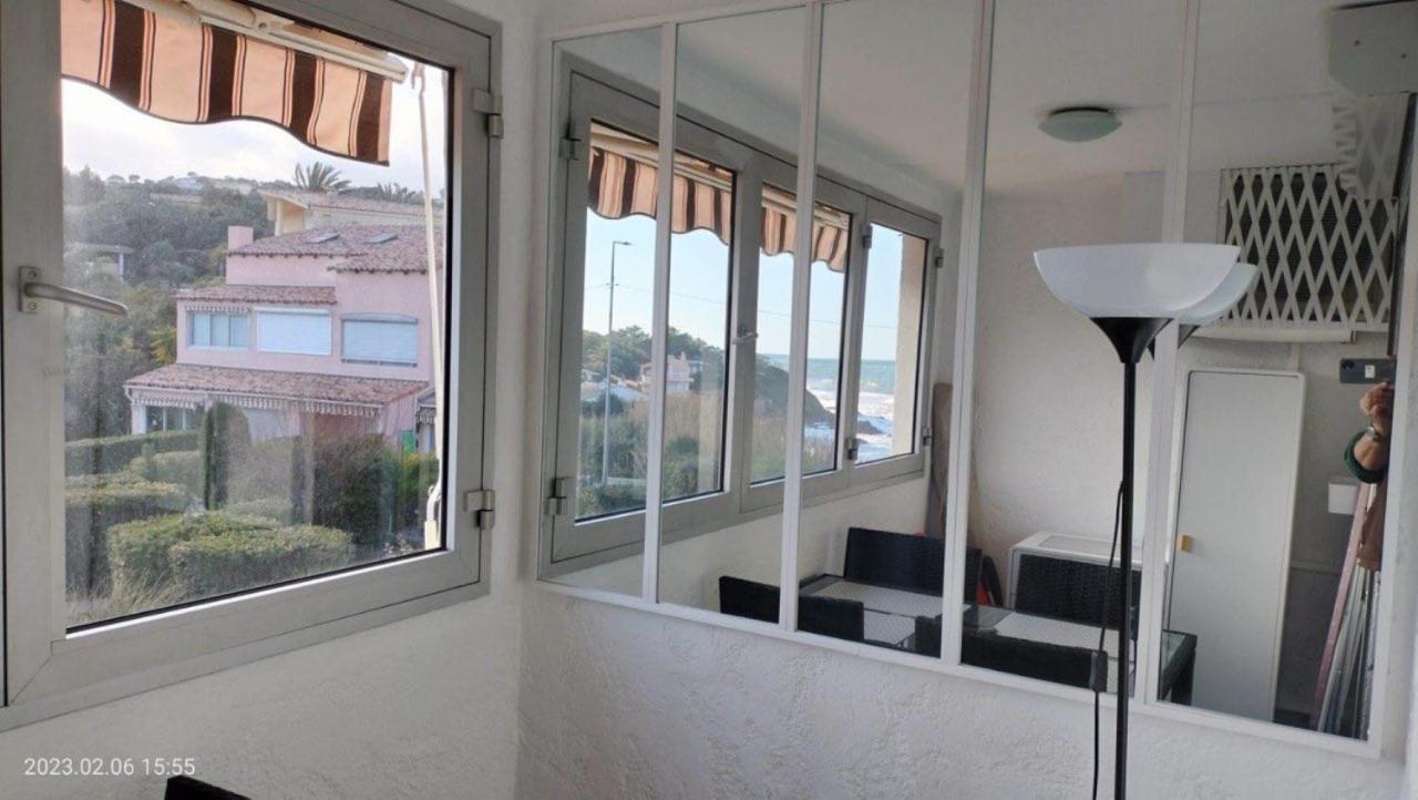 Entre St-Raphael Et St-Tropez. Studio Pieds Dans L'Eau, A Partir De 600 Euros/Semaine. Saint Aygulf Bagian luar foto