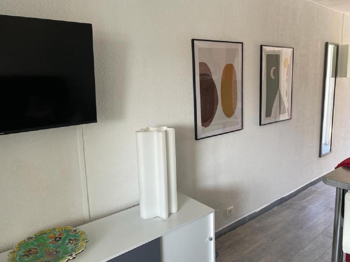 Entre St-Raphael Et St-Tropez. Studio Pieds Dans L'Eau, A Partir De 600 Euros/Semaine. Saint Aygulf Bagian luar foto